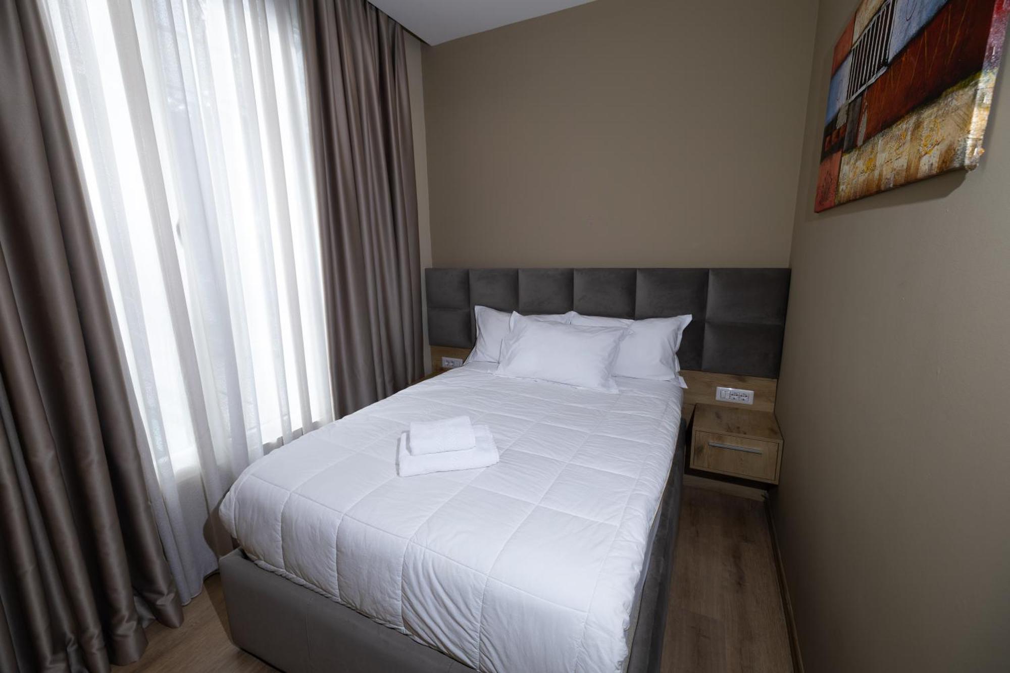 4R Colombo Hotel Tirana Exterior foto