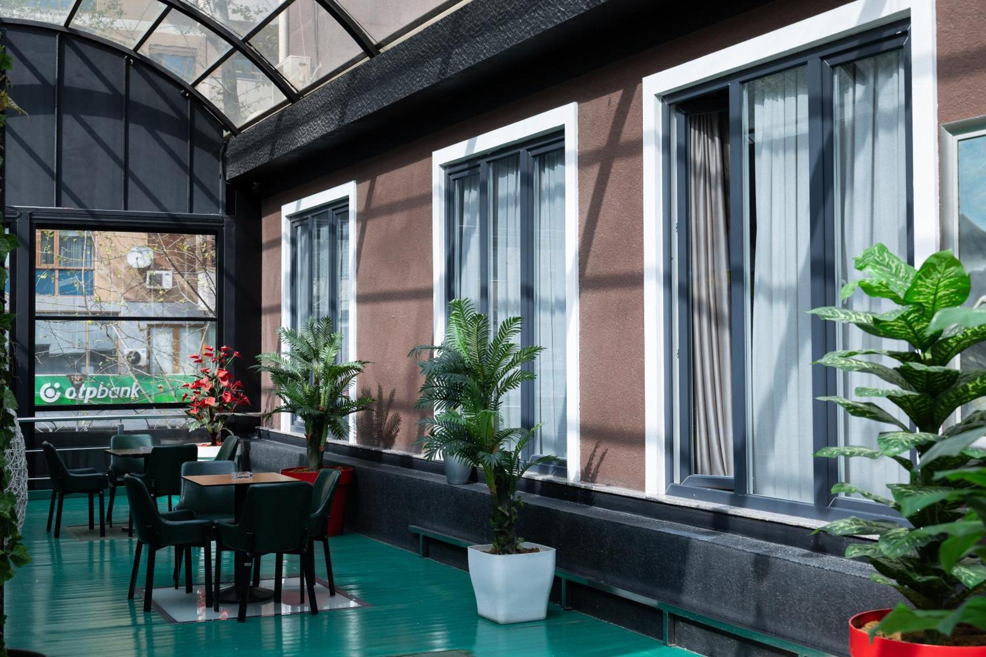 4R Colombo Hotel Tirana Exterior foto