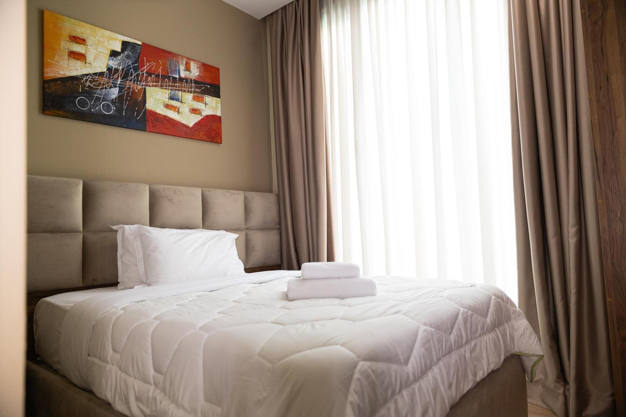 4R Colombo Hotel Tirana Exterior foto